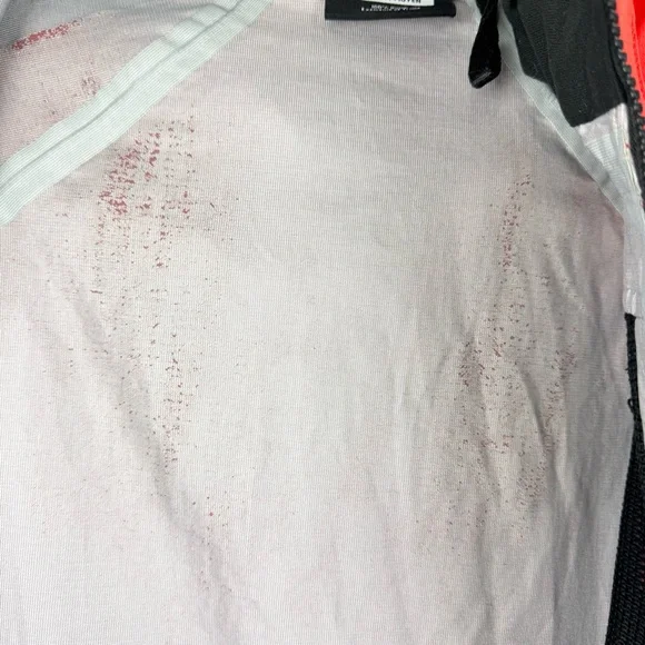 Showers Pass Men's Refuge Jacket Red Size M Outdoor Biking Mountaineering Hiking - Picture 12 of 16